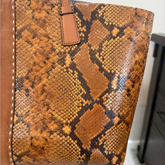 Tory Burch Elegant Snakeskin and Suede Tote Bag - Picture 7 of 15